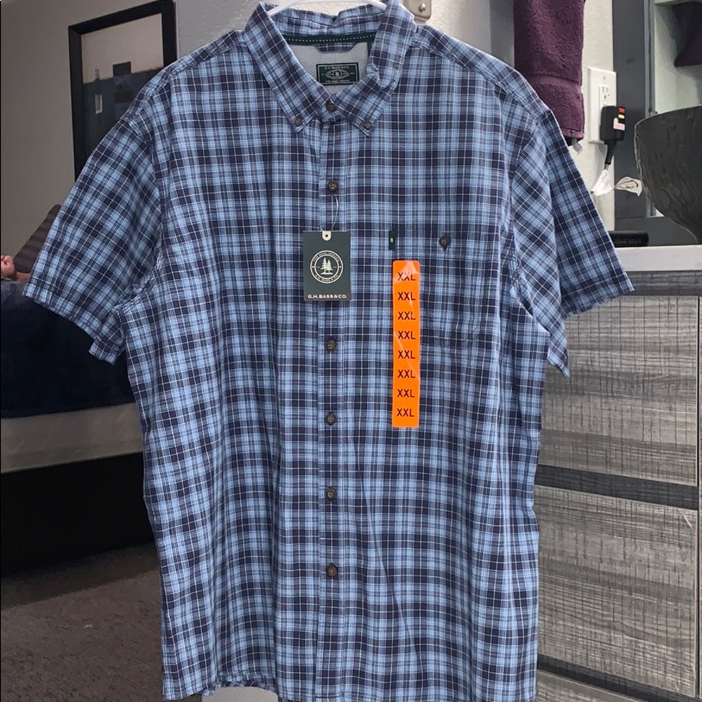 Business casual button up short sleeved t-shirt
